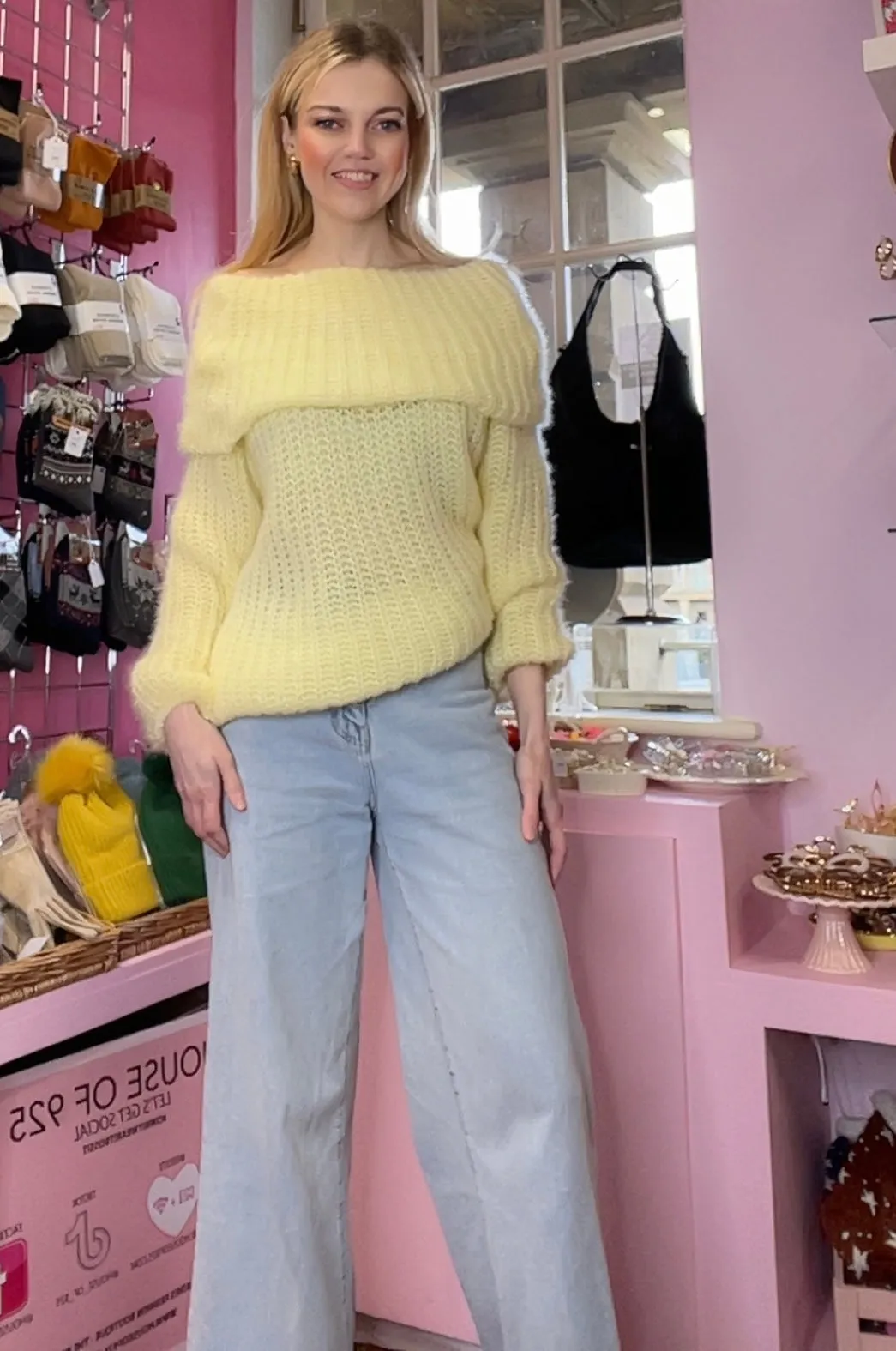 Off Shoulder Jumper / Mellow Yellow